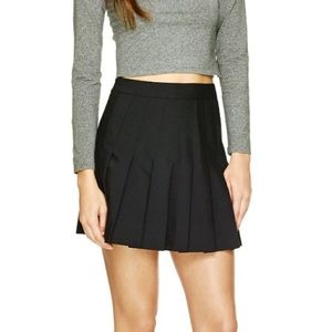 Aritzia Talula Pleated Skirt - size 0
